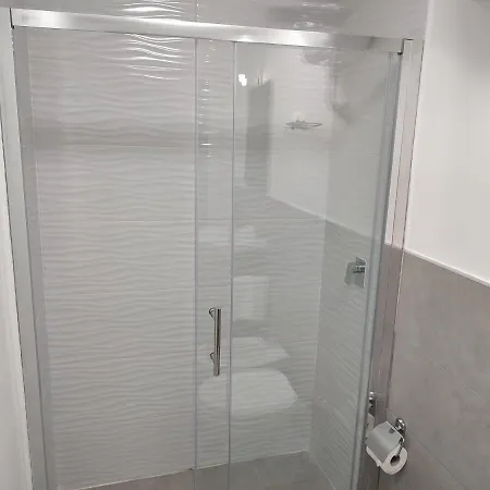 Diora Apartament *